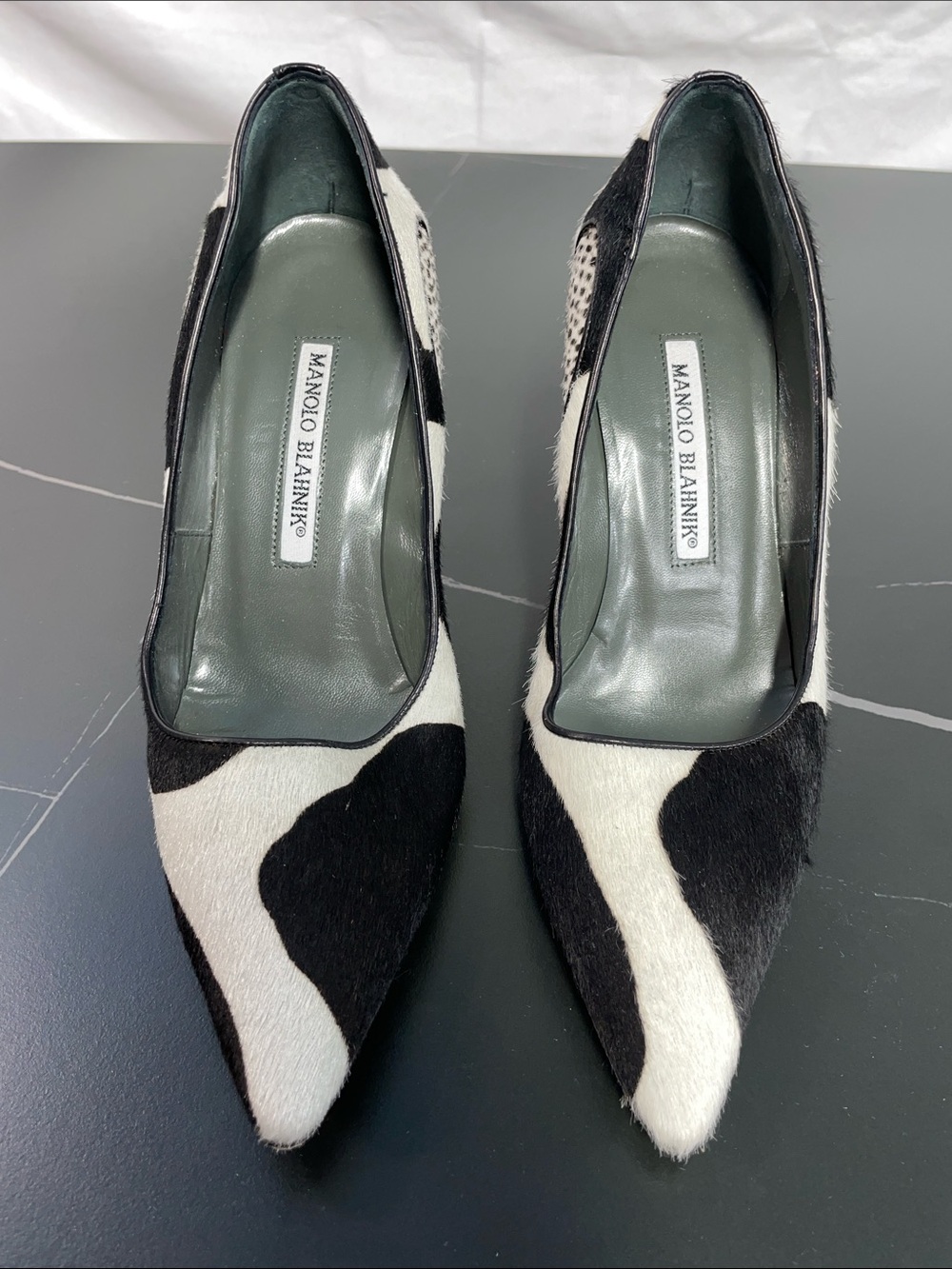 MANOLO BLAHNIK COW PRINT PONY HAIR PUMPS FTL-08-196